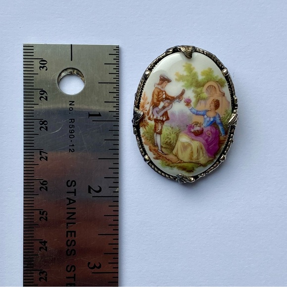 Antique Limoge Porcelain Brooch - Silver Setting - Picture 5 of 6